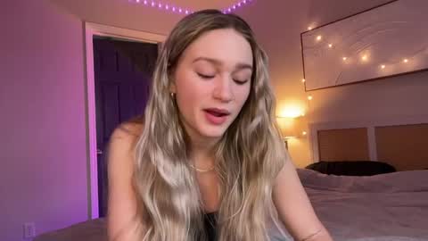 Snapshot of brianaboo chatting on 04.01.26 Briana online show from 04.01.26