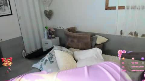 Snapshot of brianaharrizoon1 chatting on 11.19.25 briana online show from 11.19.25