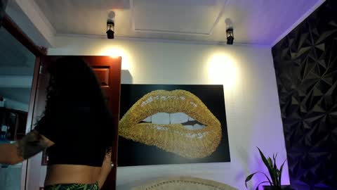 Snapshot of brianathompson chatting on 01.16.25 BRIANA online show from 01.16.25