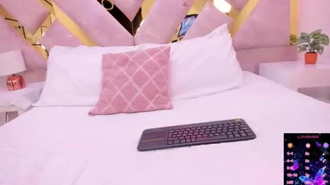 Snapshot of briannahill_ chatting on 09.10.25 Brianna online show from 09.10.25