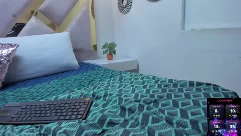 Snapshot of briannahill_ chatting on 10.02.25 Brianna online show from 10.02.25