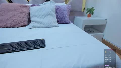 Snapshot of briannahill_ chatting on 10.30.25 Brianna online show from 10.30.25