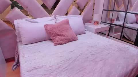 Snapshot of briannahill_ chatting on 11.19.25 Brianna online show from 11.19.25