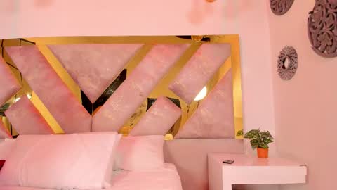 Snapshot of briannahill_ chatting on 11.21.25 Brianna online show from 11.21.25