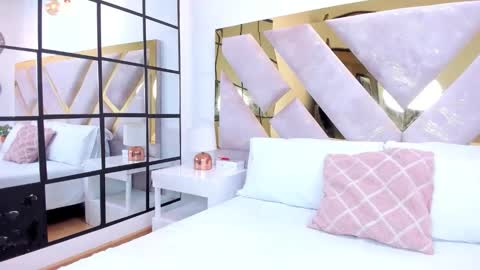 Snapshot of briannahill_ chatting on 12.04.25 Brianna online show from 12.04.25