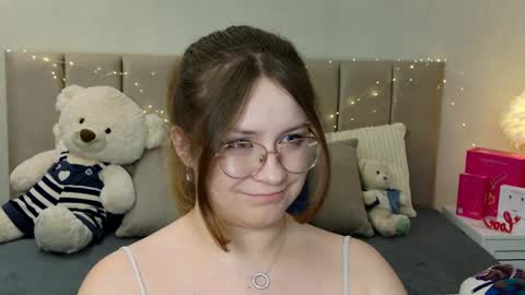 Snapshot of briarwynn chatting on 05.19.26 briarwynn online show from 05.19.26