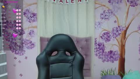 Snapshot of briathomas chatting on 02.07.25 DAYANNA online show from 02.07.25