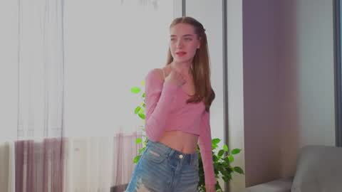 Snapshot of bridgetthellard chatting on 06.27.26 Megan online show from 06.27.26