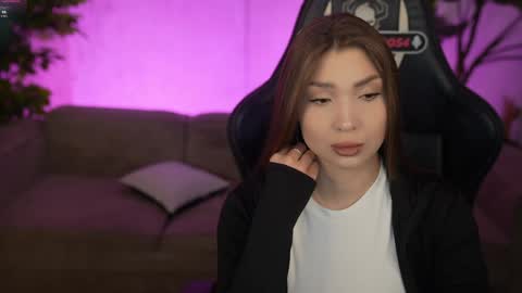 Diamonds Girls online show from 04.30.26