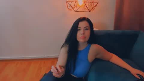 Snapshot of brilliantegirl_ chatting on 03.26.26 brilliantegirl_ online show from 03.26.26