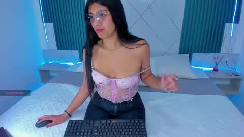 briseida_white online show from 10.11.25
