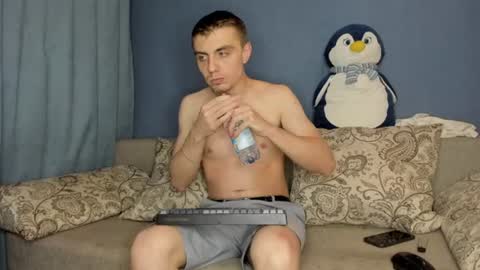Snapshot of bristlebback chatting on 06.13.26 bristlebback online show from 06.13.26