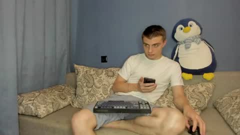 Snapshot of bristlebback chatting on 06.19.26 bristlebback online show from 06.19.26