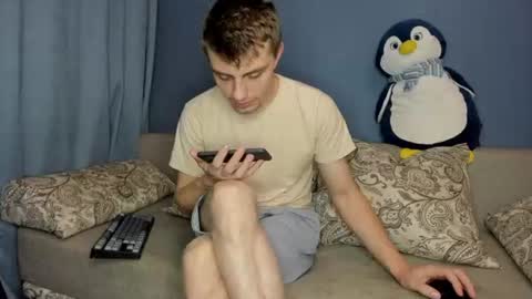 Snapshot of bristlebback chatting on 06.26.26 bristlebback online show from 06.26.26