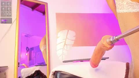 Snapshot of britannyclaire chatting on 12.16.25 BritannyClaire online show from 12.16.25