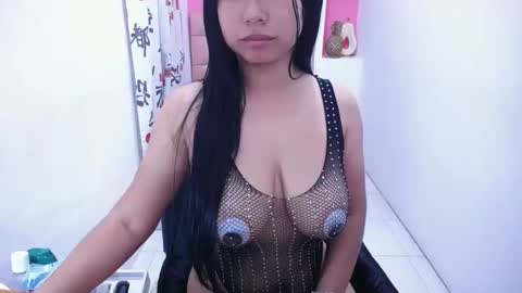 Snapshot of britanyx1 chatting on 01.22.25 britanyx1 online show from 01.22.25