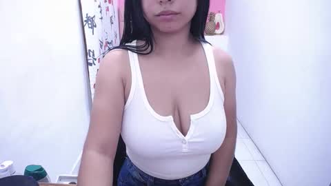 Snapshot of britanyx1 chatting on 01.23.25 britanyx1 online show from 01.23.25