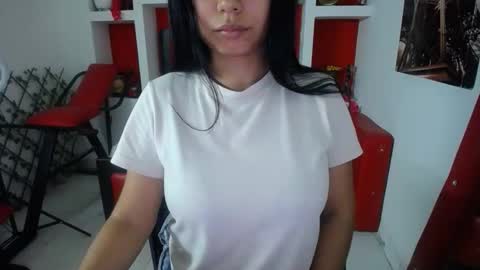 Snapshot of britanyx1 chatting on 09.18.25 britanyx1 online show from 09.18.25