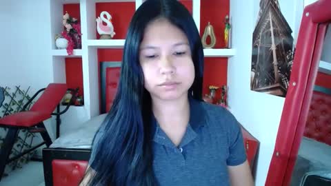 Snapshot of britanyx1 chatting on 09.25.25 britanyx1 online show from 09.25.25