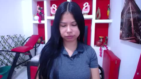 Snapshot of britanyx1 chatting on 11.18.25 britanyx1 online show from 11.18.25