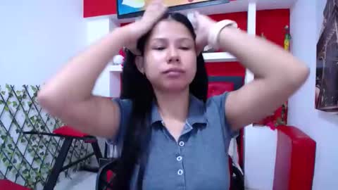 Snapshot of britanyx1 chatting on 12.02.25 britanyx1 online show from 12.02.25