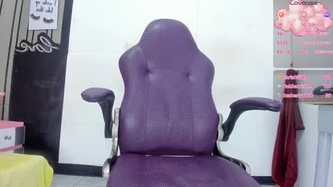 Snapshot of brithanyslim chatting on 02.13.25 brithanyslim online show from 02.13.25