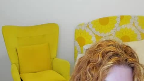 Snapshot of britishmilfpenelope chatting on 06.22.26 Penelope online show from 06.22.26