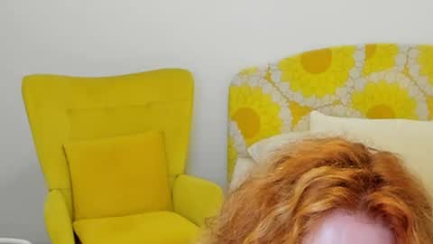 Snapshot of britishmilfpenelope chatting on 07.04.26 Penelope online show from 07.04.26