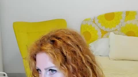 Snapshot of britishmilfpenelope chatting on 07.16.26 Penelope online show from 07.16.26