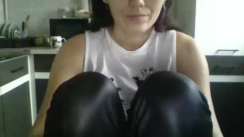 Snapshot of britneyamy chatting on 12.16.24 Britney online show from 12.16.24