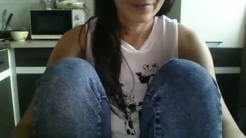 Snapshot of britneyamy chatting on 12.19.24 Britney online show from 12.19.24