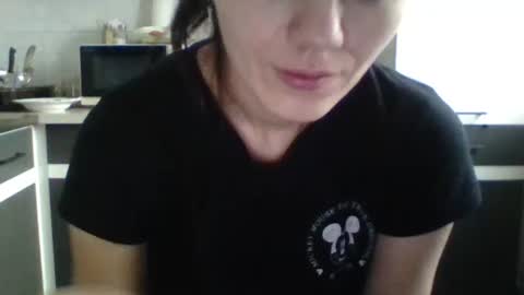 Snapshot of britneyamy chatting on 01.08.25 Britney online show from 01.08.25