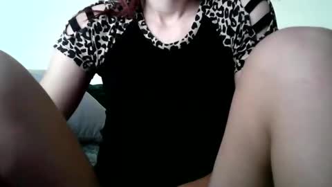 Snapshot of britneyamy chatting on 09.22.25 Britney online show from 09.22.25