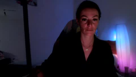 Snapshot of britneydivine chatting on 05.11.26 Britney online show from 05.11.26