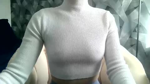 Snapshot of britneykittens chatting on 02.15.25 BritneyKittens online show from 02.15.25