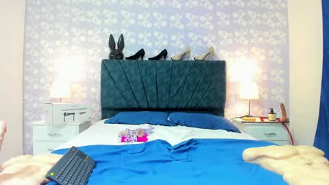 Snapshot of britneysweet_ chatting on 12.21.24 BritneySweet online show from 12.21.24