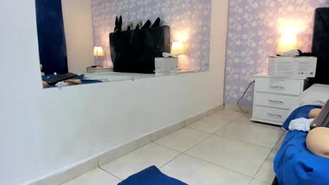 Snapshot of britneysweet_ chatting on 02.13.25 BritneySweet online show from 02.13.25