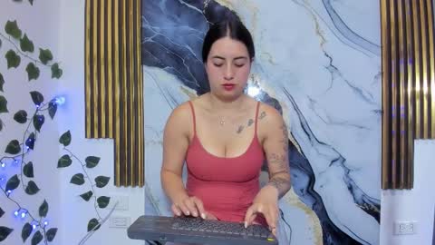 brittanyy20 online show from 11.22.25
