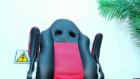 Snapshot of briyit_doll chatting on 12.11.24 BRIYIT online show from 12.11.24