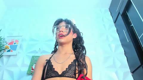 Snapshot of briyit_doll chatting on 01.07.25 BRIYIT online show from 01.07.25