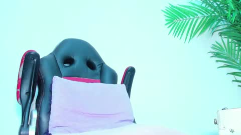 Snapshot of briyit_doll chatting on 01.30.25 BRIYIT online show from 01.30.25