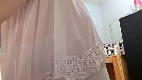 Snapshot of brkenprincess81 chatting on 09.29.25 brkenprincess81 online show from 09.29.25