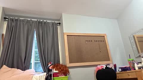 Snapshot of brkenprincess81 chatting on 10.29.25 brkenprincess81 online show from 10.29.25