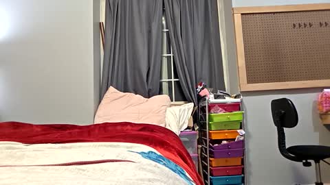 Snapshot of brkenprincess81 chatting on 10.31.25 brkenprincess81 online show from 10.31.25