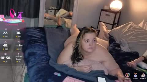 Snapshot of brkenprincess81 chatting on 11.24.25 brkenprincess81 online show from 11.24.25