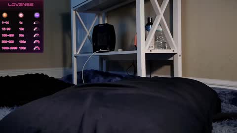 Snapshot of brookebee27 chatting on 01.22.25 brookebee online show from 01.22.25