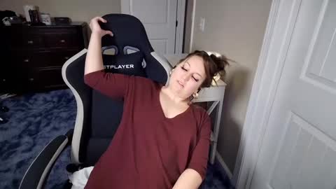 Snapshot of brookebee27 chatting on 02.28.25 brookebee online show from 02.28.25