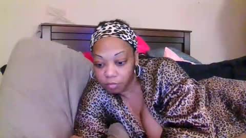brownroundrenee online show from 06.11.26