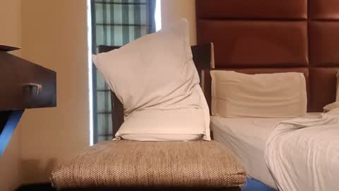 brownuncut3019 online show from 03.01.25