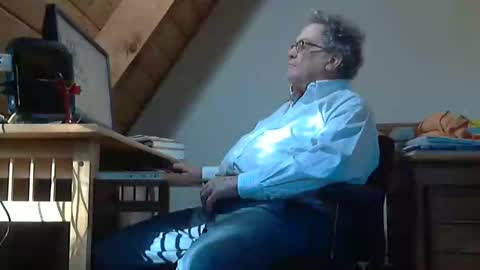 Snapshot of brubar chatting on 10.06.25 brubar online show from 10.06.25